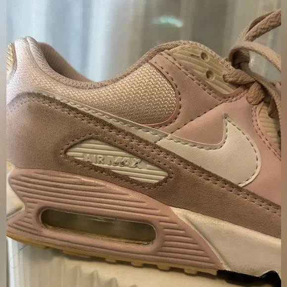 NIKE Womens Air Max 90 Sneakers in Pink & White - Size 7 - Picture 7 of 9